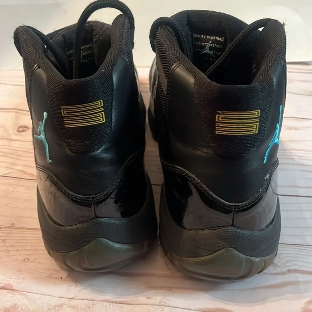 AIR JORDAN 11 XI RETRO USED SIZE 13.5 BLACK GAMMA BLUE VARSITY MAIZE